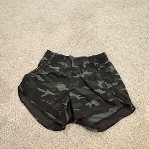 Athleta mesh racer run short camo